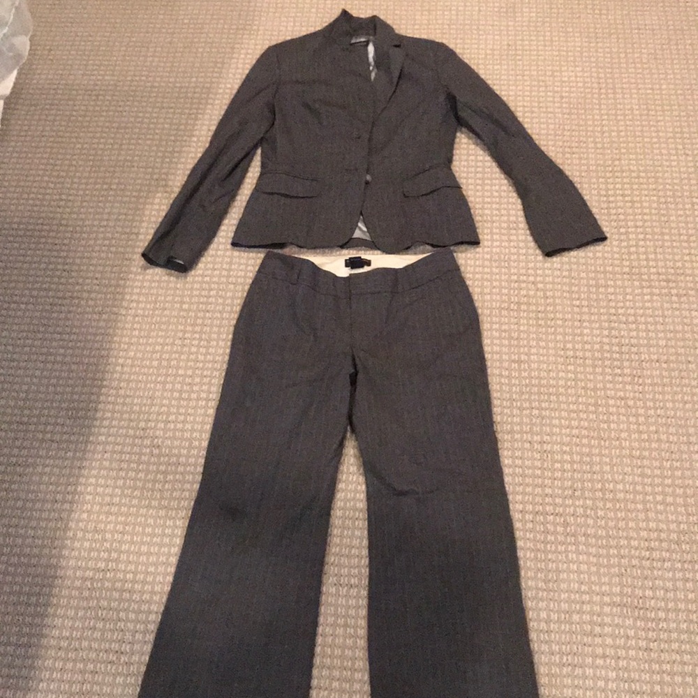 Banana republic suit